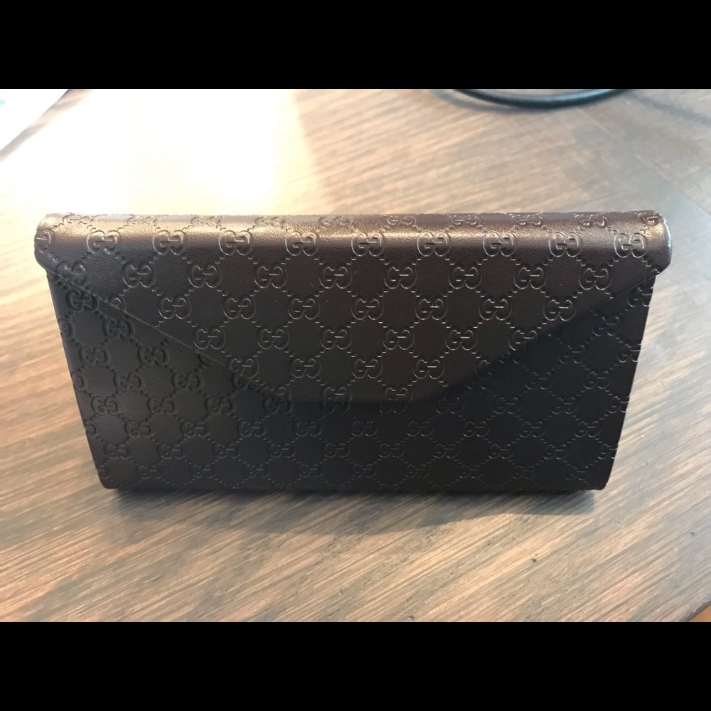 Auth new Gucci foldable sunglass case & new cloth